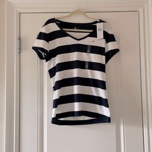 NWT Tommy Hilfiger T-Shirt